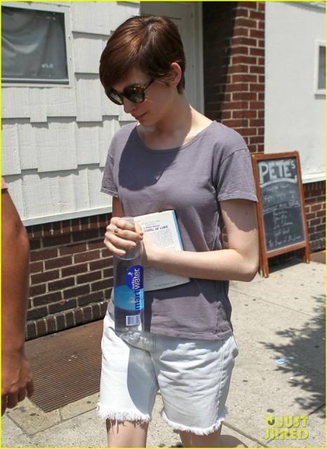Anne Hathaway Fotoğrafları 560