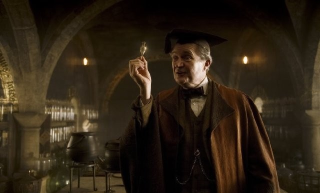 Jim Broadbent Fotoğrafları 36