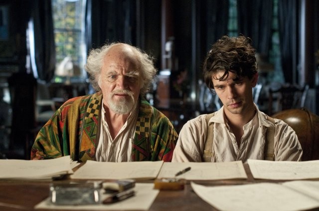 Jim Broadbent Fotoğrafı