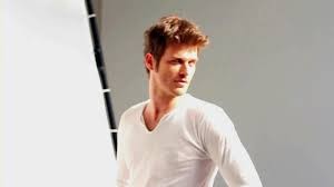 Kıvanç Tatlıtuğ Fotoğrafı