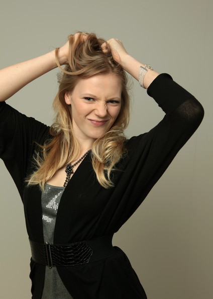 Emma Bell Fotoğrafları 16