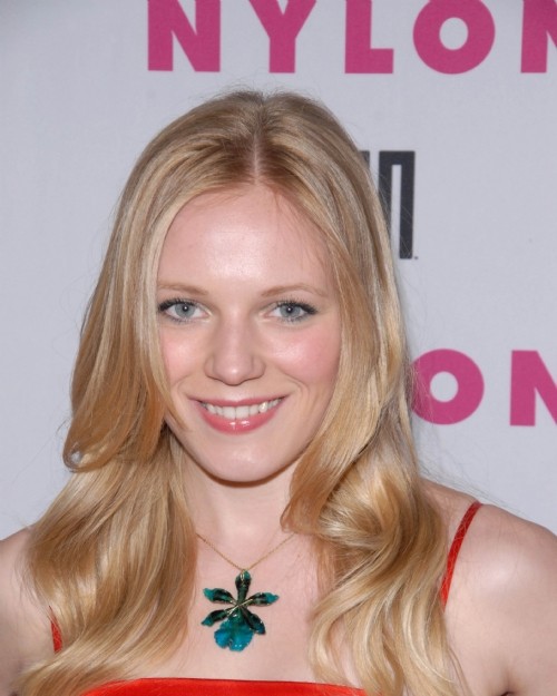 Emma Bell Fotoğrafları 7