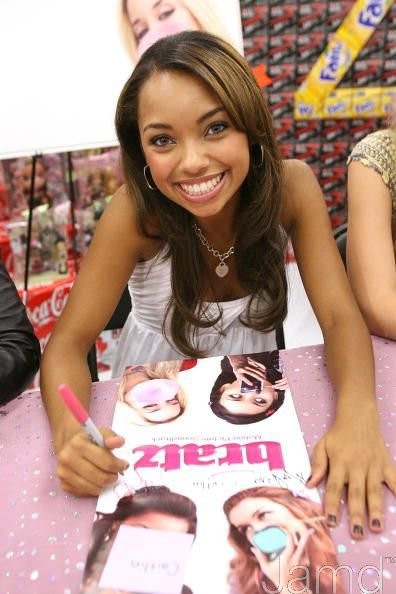 Logan Browning Fotoğrafları 13