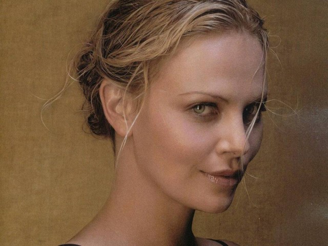 Charlize Theron Fotoğrafları 703