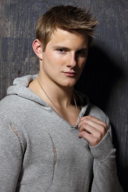 Alexander Ludwig Fotoğrafları 13