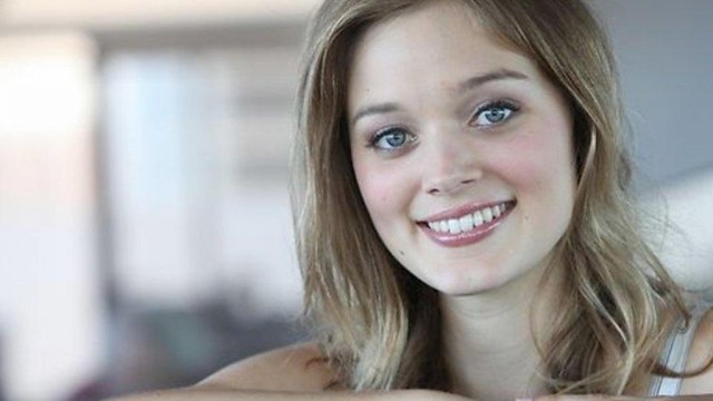 Bella Heathcote Fotoğrafı