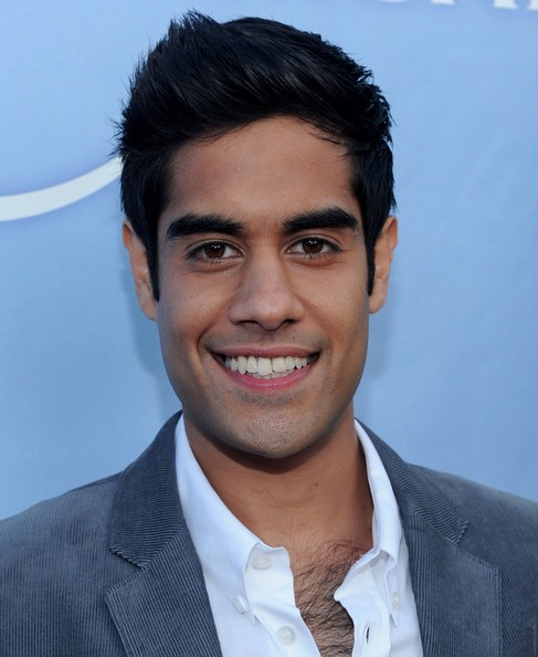 Sacha Dhawan fotoğrafı