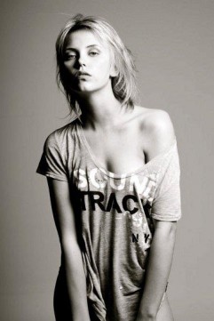 Riley Voelkel fotoğrafı