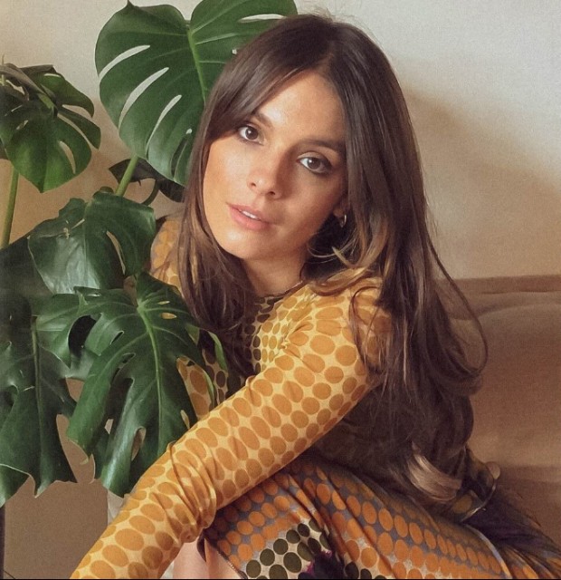 Caitlin Stasey Fotoğrafı