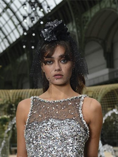 Ella Purnell Fotoğrafı