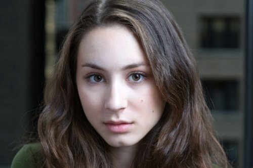 Troian Bellisario Fotoğrafı