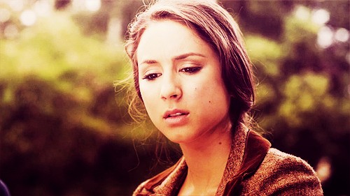 Troian Bellisario Fotoğrafı