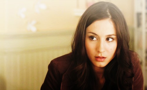 Troian Bellisario Fotoğrafı
