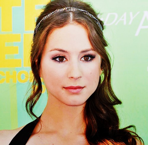Troian Bellisario Fotoğrafı