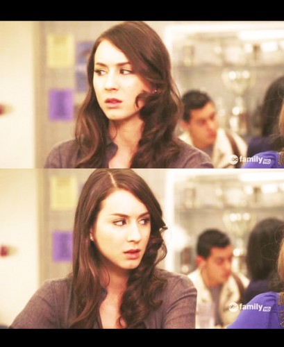 Troian Bellisario Fotoğrafı