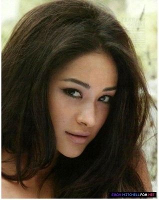 Shay Mitchell Fotoğrafı
