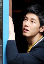 Kim Moo-yul fotoğrafı