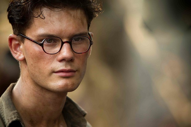 Jeremy Irvine Fotoğrafları 36