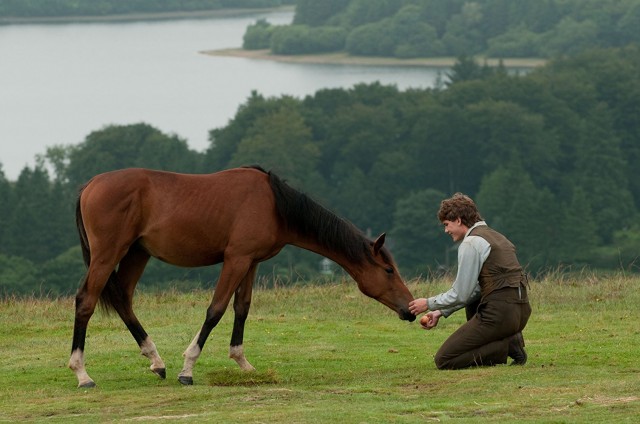 Jeremy Irvine Fotoğrafları 38