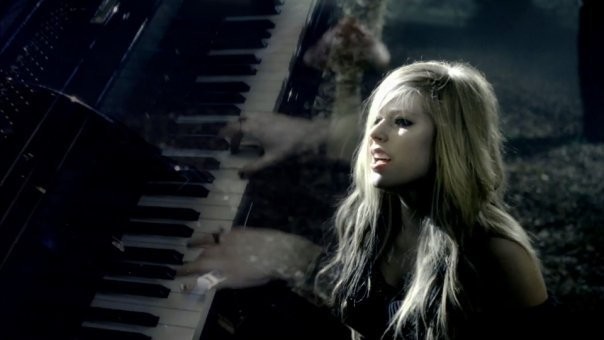 Avril Lavigne Fotoğrafları 600