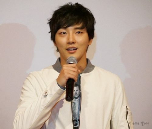 Yoon Si Yoon Fotoğrafları 112