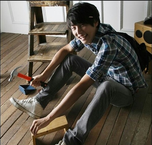 Yoon Si Yoon Fotoğrafı