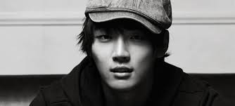 Yoon Si Yoon Fotoğrafı