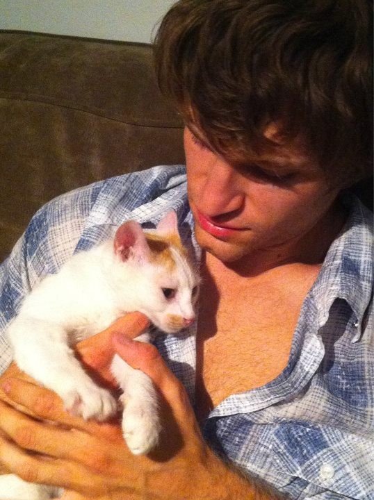 Keegan Allen Fotoğrafı