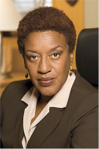 CCH Pounder Fotoğrafları 1