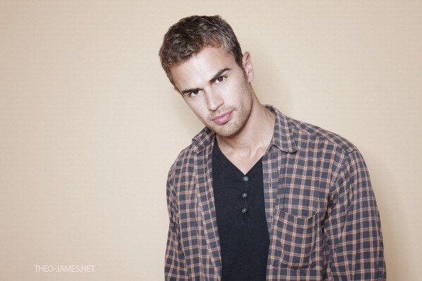 Theo James Fotoğrafları 43