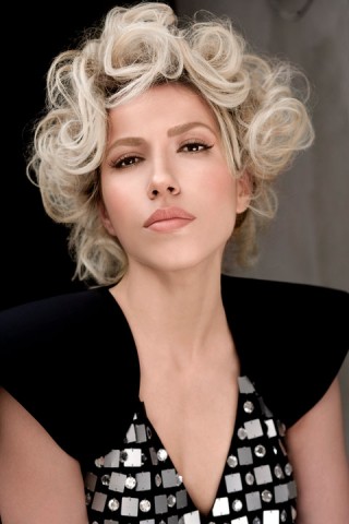 Burcu Güneş fotoğrafı