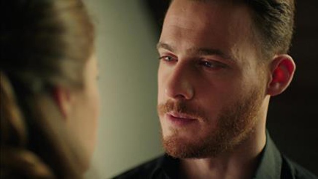 Kerem Bürsin Fotoğrafı