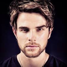 Nathaniel Buzolic Fotoğrafı