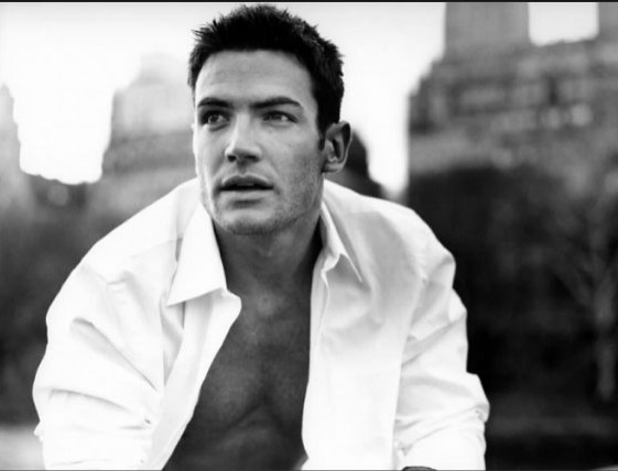 Aiden Turner Fotoğrafı