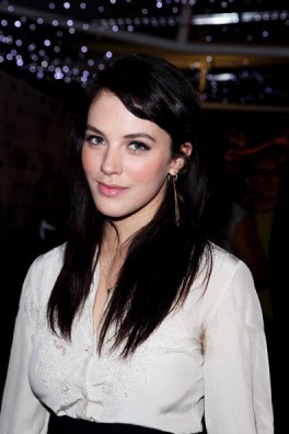 Jessica Brown-Findlay Fotoğrafı