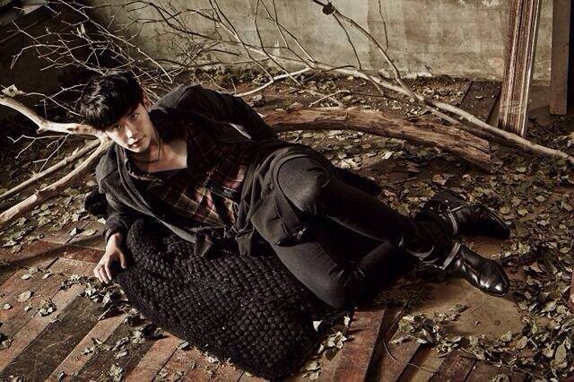 Lee Jong-suk Fotoğrafı