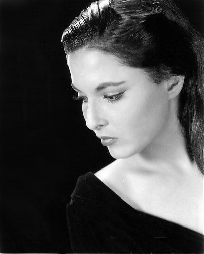 Elana Eden Fotoğrafı