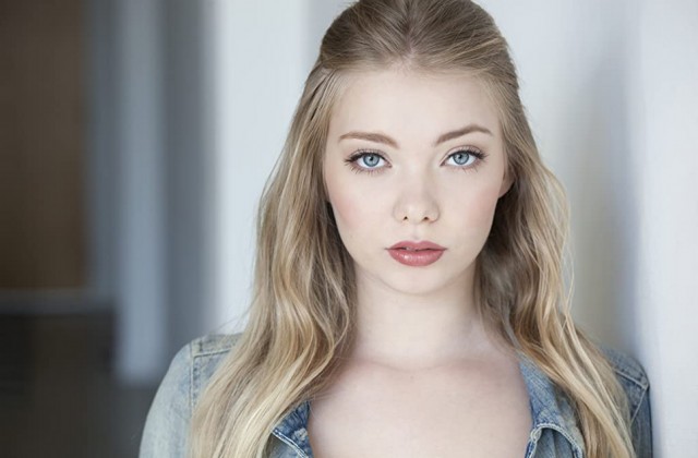 Emilia McCarthy Fotoğrafı