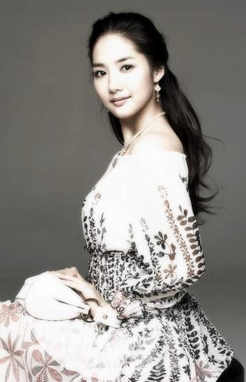 Park Min-young Fotoğrafı