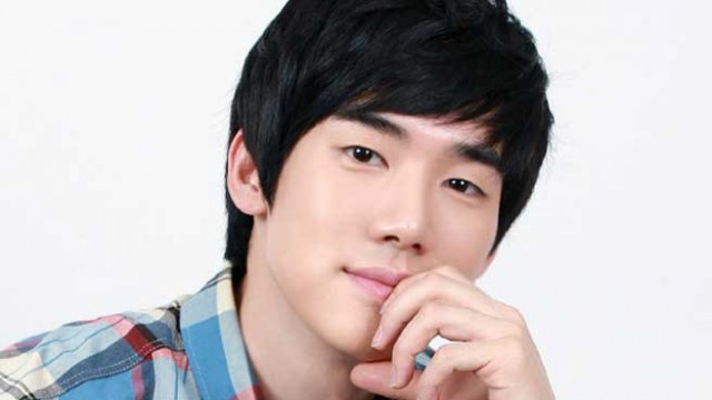 Yoo Yun-suk Fotoğrafları 35