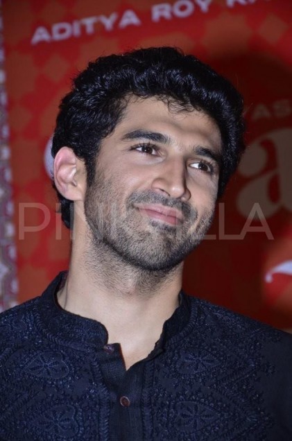 Aditya Roy Kapoor Fotoğrafları 123