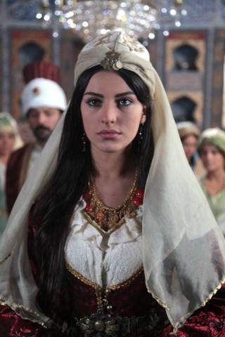 Tuvana Türkay Fotoğrafı