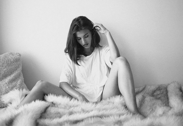 Rainey Qualley Fotoğrafı