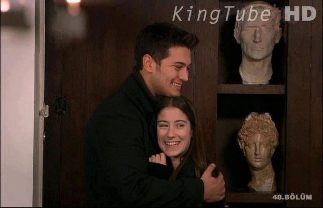 Hazal Kaya Fotoğrafı