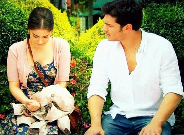 Hazal Kaya Fotoğrafı