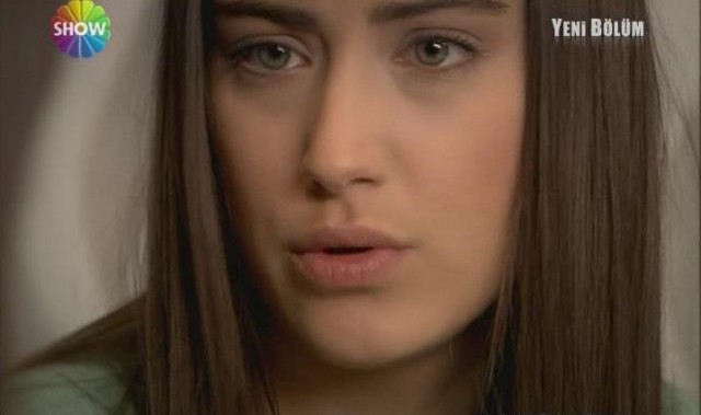 Hazal Kaya Fotoğrafları 426