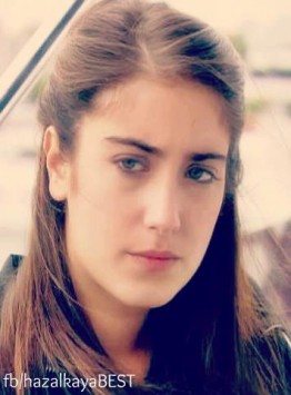 Hazal Kaya Fotoğrafları 427