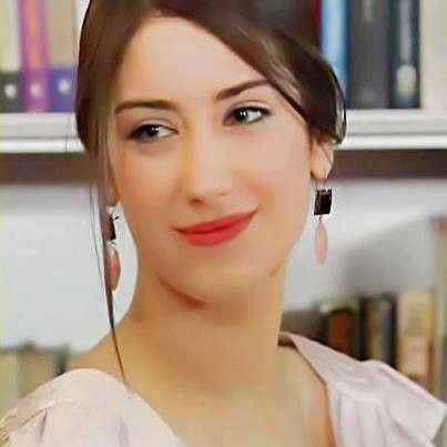 Hazal Kaya Fotoğrafları 428