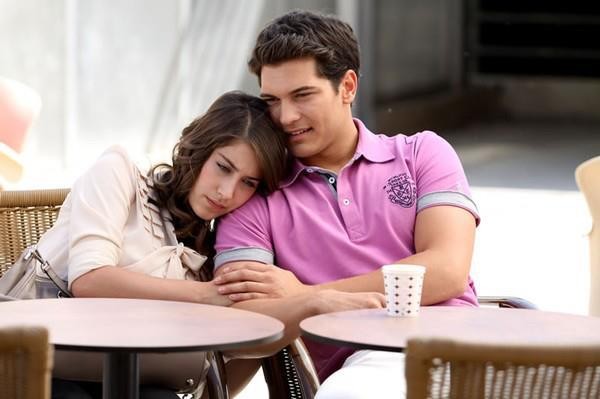 Hazal Kaya Fotoğrafı