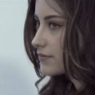 Hazal Kaya Fotoğrafı